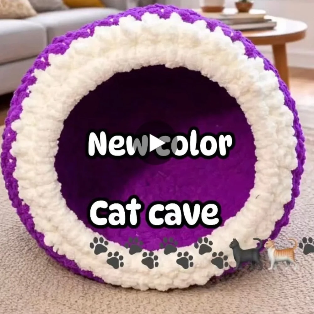 Chunky knitting Plush Purple and White Cat Bed